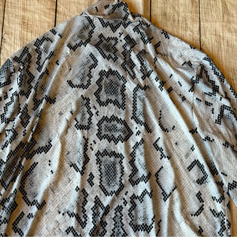 SUNSENSE by JAMIE SADOCK Ultralight Gray Black Snakeskin Print Sz XL Longsleeve - Picture 11 of 13